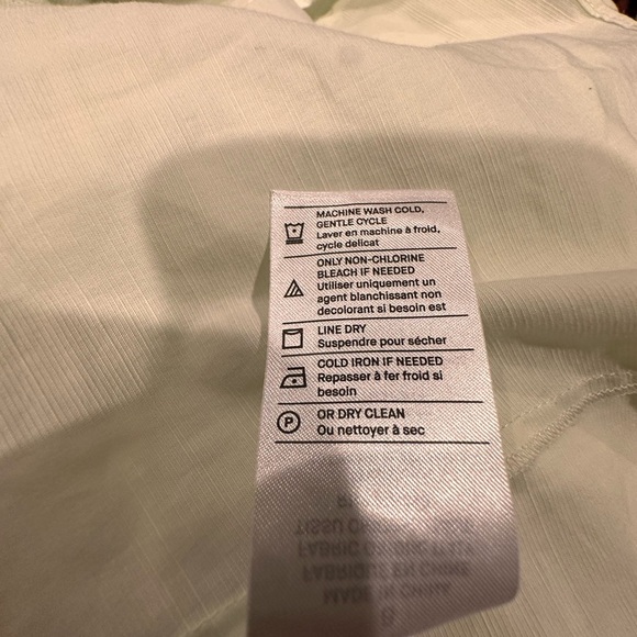 NWOT VINCE SIZE 8 women’s Elegant Light Green blouse - Picture 11 of 11